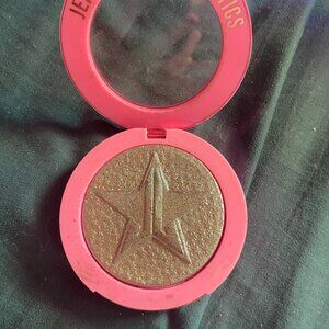 Jeffree Star Candy Apple Drip Supreme Frost Highlighter